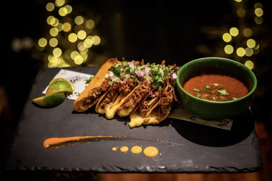 Antojitos Mexicanos