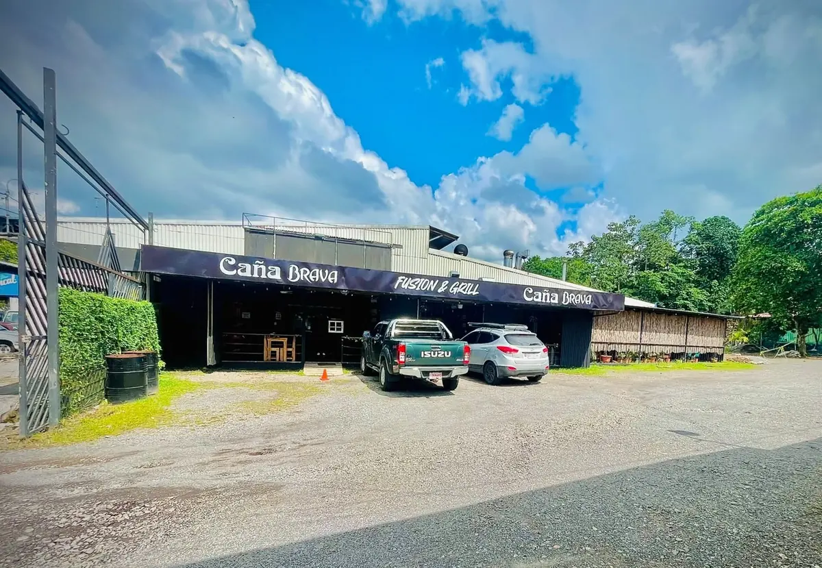 Fachada Caña Brava Guápiles